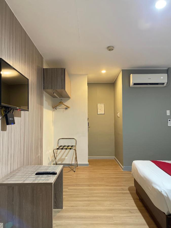 Anex Hotel Near Us Embassy Manila Exteriör bild